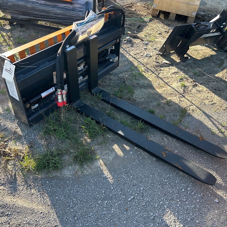#41 • 48” HYDRAULIC ADJUSTABLE SKID STEER PALLET FORKS