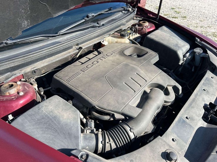 2011-chevrolet-malibu-2lt-sedan-image-9