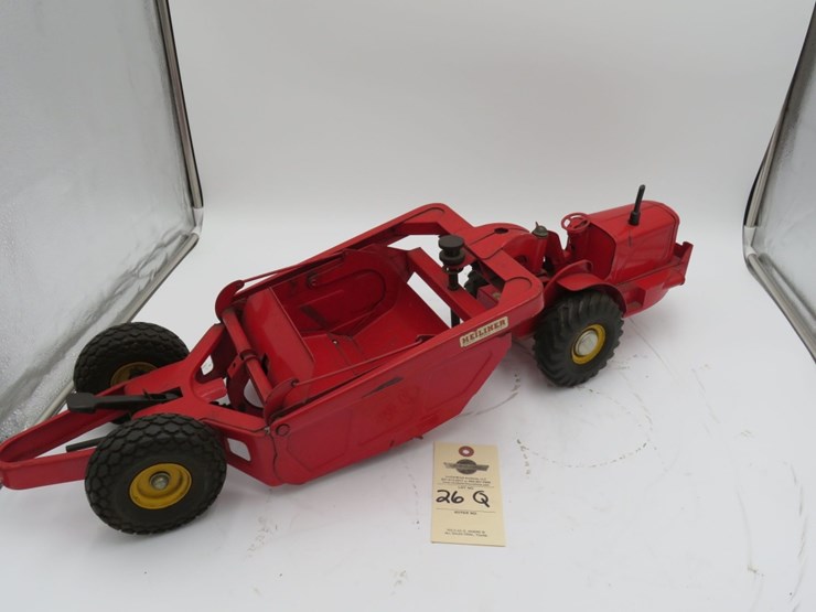 doepke-model-toys-hay-liner-earth-mover-image-4