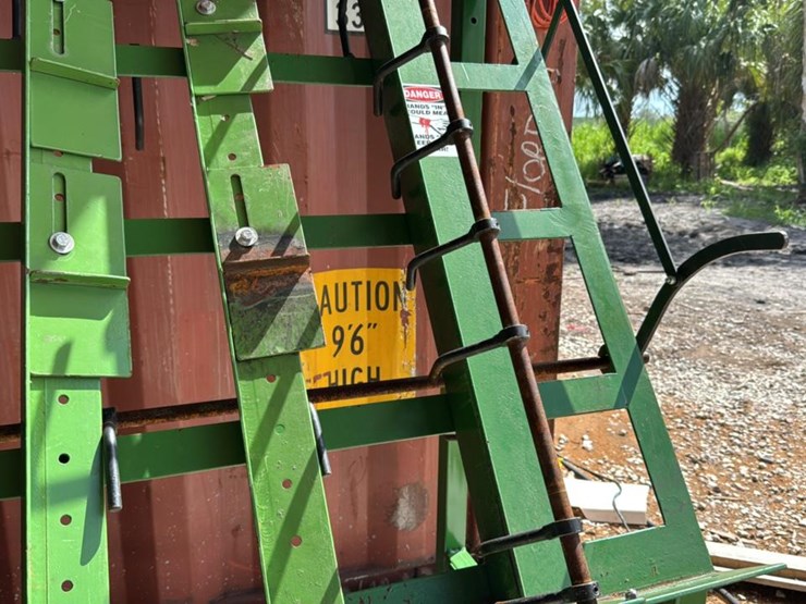 #108-•-2025-pallet-framing-table-image-7