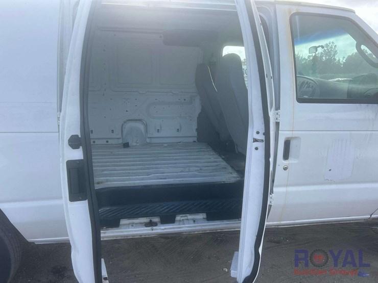 2007-ford-cargo-image-13