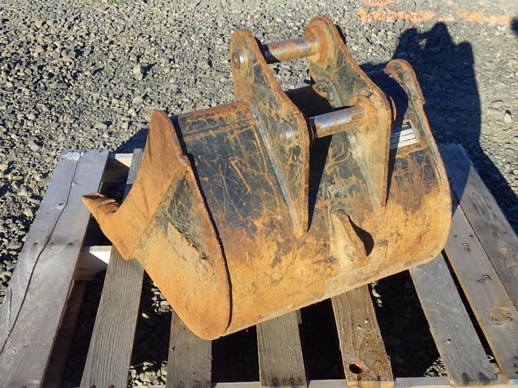 fmco-excavator-bucket-22.5"-image-3