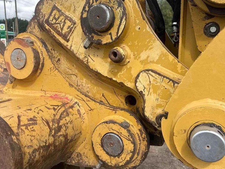 2019-caterpillar-320-image-43