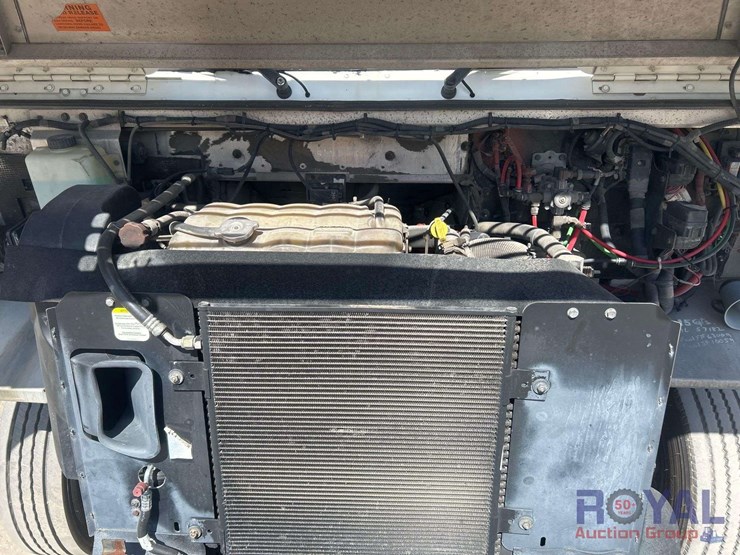 2017-freightliner-mt55-box-truck-image-37