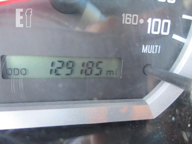 2022-isuzu-nrr-image-20