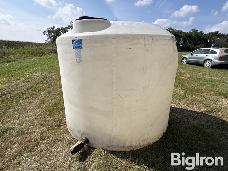 ace-roto-mold-1650-gallon-liquid-tank-image-1
