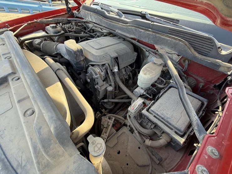#2114-•-2015-chevrolet-silverado-2500hd-4x4-pickup-truck-image-34