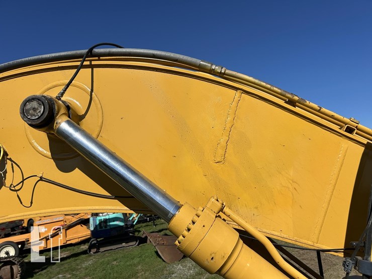 deere-200-lc-image-30