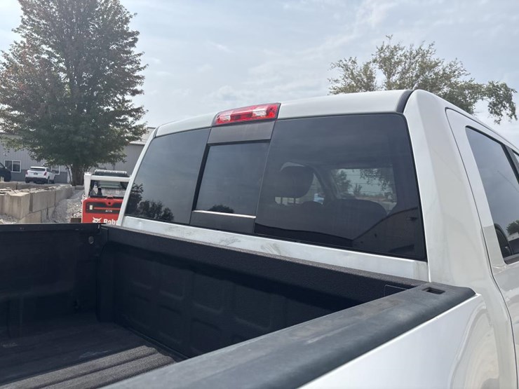 2017-dodge-ram-3500-image-19