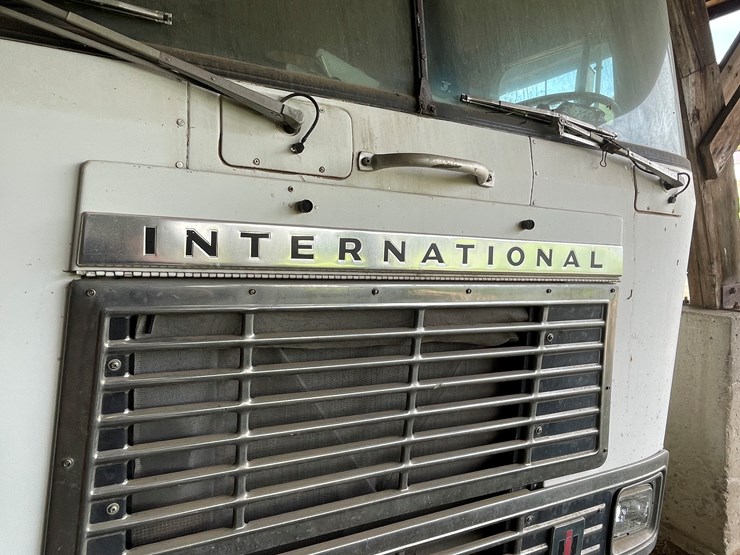 #4485-•-1981-international-cof-9670-grain-truck-(no-title)-image-9