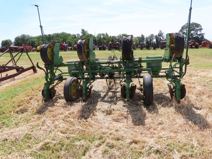 john-deere-4-row-planter-494a-image-3