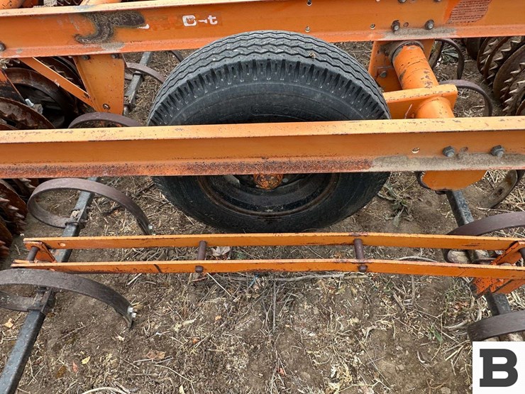 bearcat-seedbed-maker-image-17