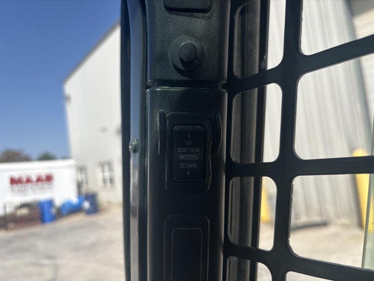 2019-bobcat-s770-image-40
