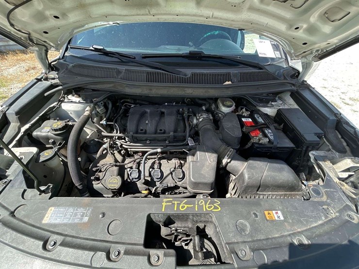 2016-ford-explorer-image-6