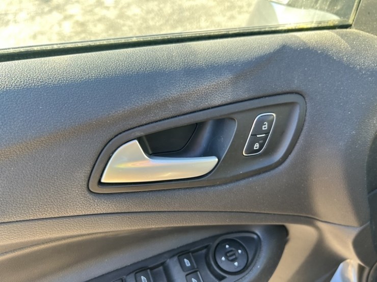2017-ford-escape-image-26