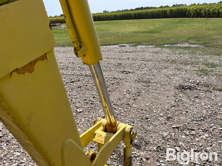 1980-deere-450c-image-19