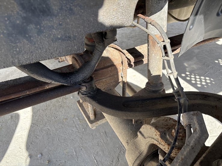 #5081-•-2005-gmc-c4500-4x4-single-axle-dump-truck-image-49