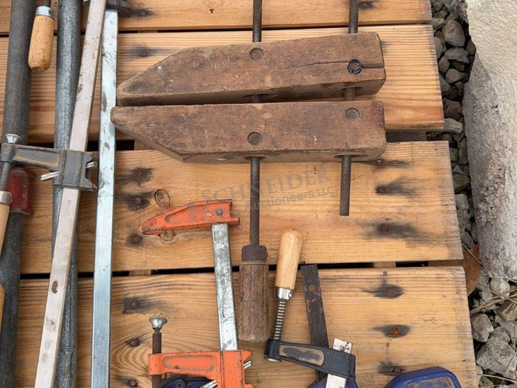 group-of-bar-clamps-image-3