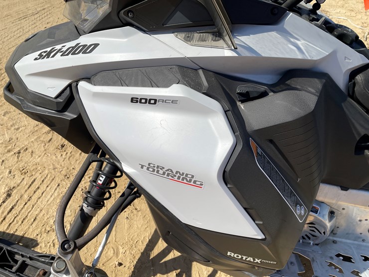 #1896-•-2020-ski-doo-grand-touring-600-snowmobile-(sells-with-bill-of-sale-only)-image-10