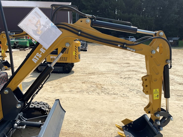 #210-•-new-rt15r-mini-excavator-image-17