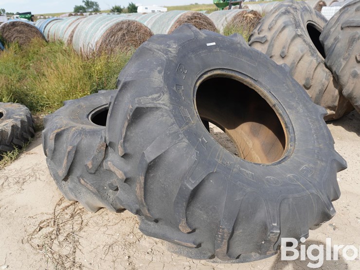 28l-26-tires-image-1