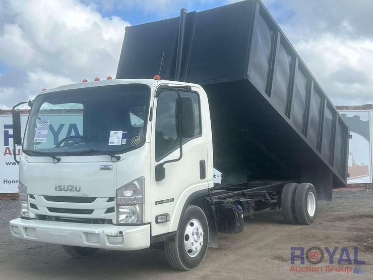 2016-isuzu-npr-image-29
