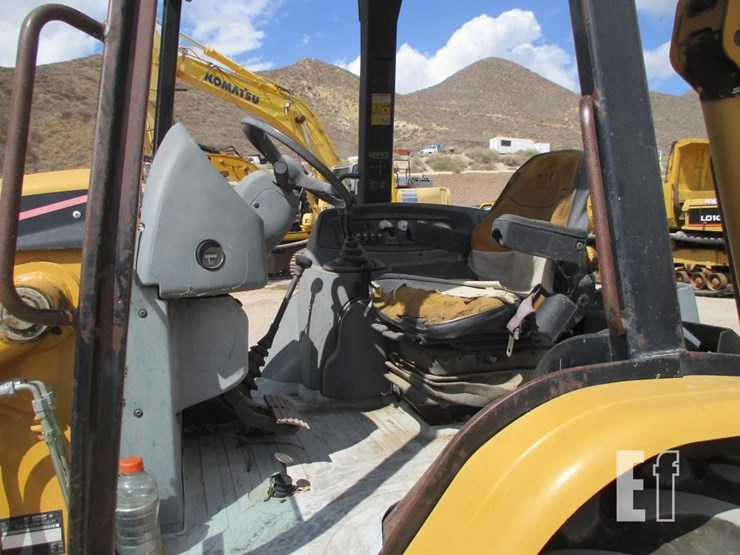 2004-caterpillar-416d-image-6