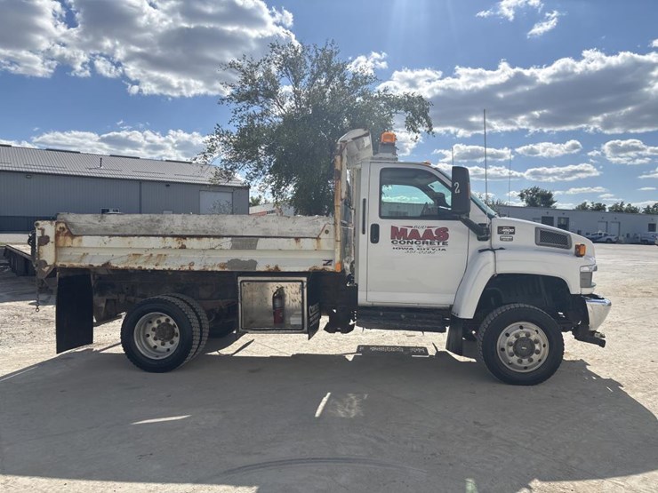 #5081-•-2005-gmc-c4500-4x4-single-axle-dump-truck-image-5