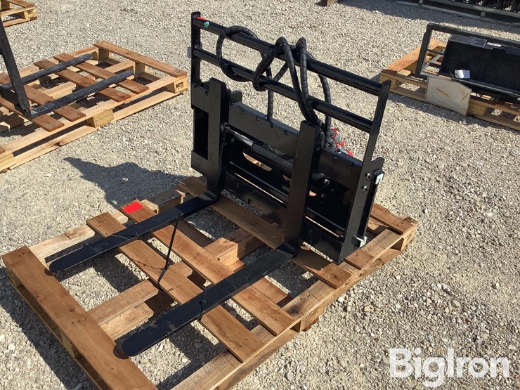 2025-giyi-cyhc-mini-skid-steer-hyd-side-shift-fork-image-1