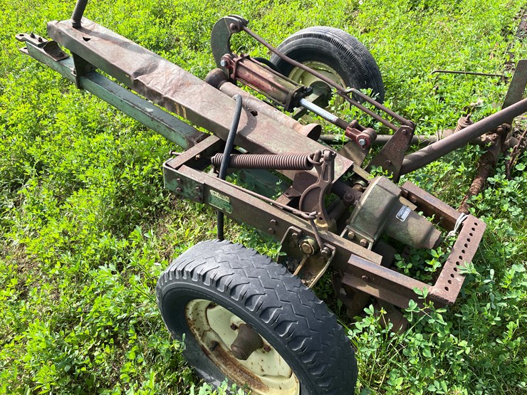 john-deere-11-image-11
