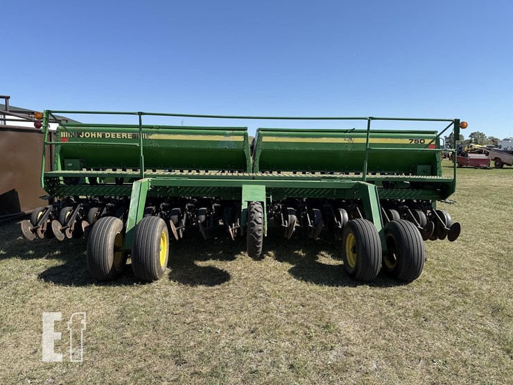 john-deere-750-image-15
