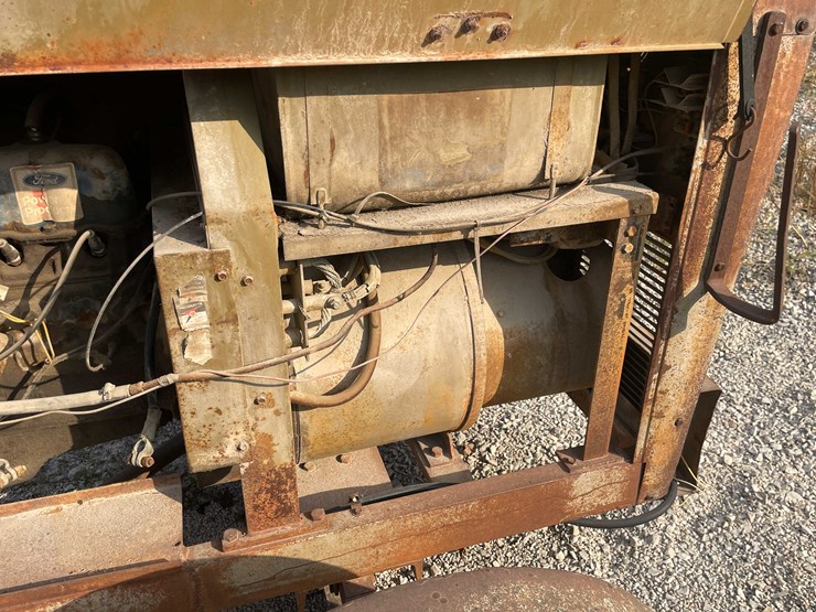 #8633-•-hobart-powerweld-303-welder-trailer-(maq)-image-17