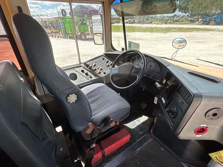 2005-ic-corporation-pb105-school-bus-image-10