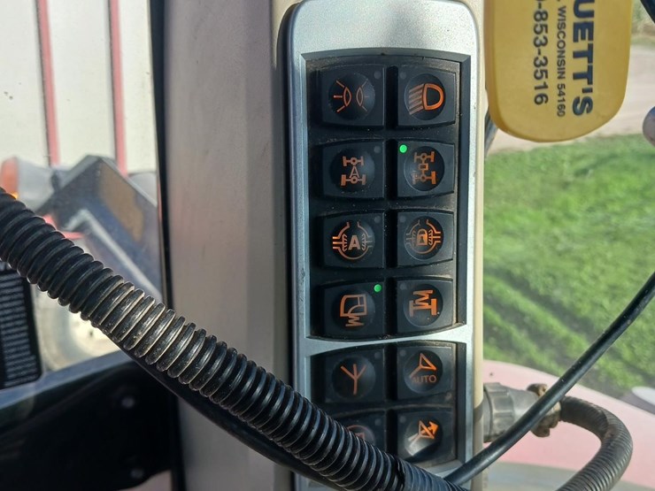 2015-massey-ferguson-8732-image-10
