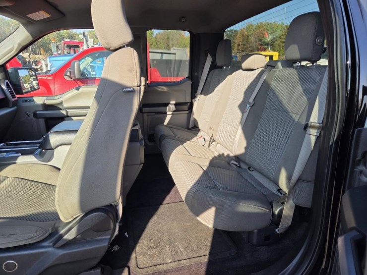 2017-ford-f150-image-35