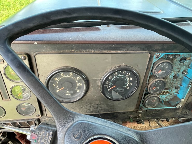 #4421-•-international-eagle-grain-truck-(no-title)-image-36