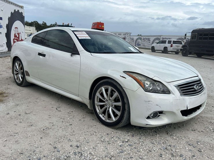2013-infiniti-g37-coupe-image-2