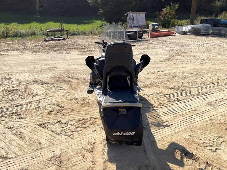 #1896-•-2020-ski-doo-grand-touring-600-snowmobile-(sells-with-bill-of-sale-only)-image-6
