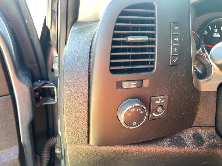 2010-chevrolet-silverado-1500-image-78