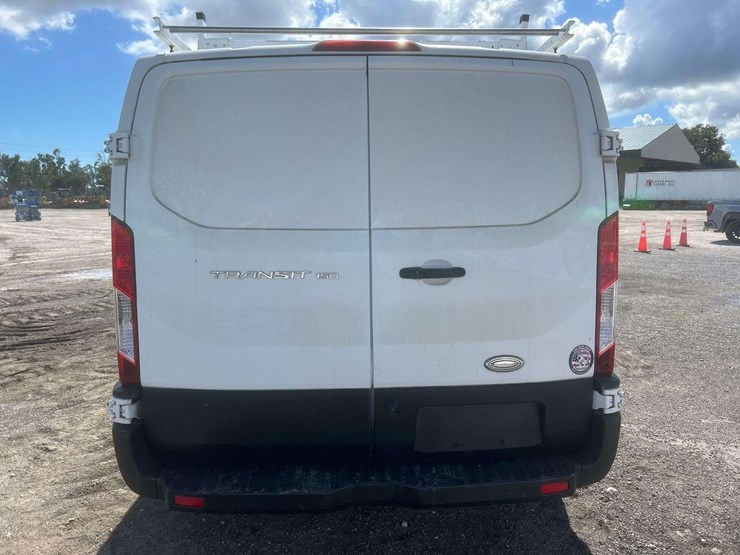 2015-ford-transit-image-23