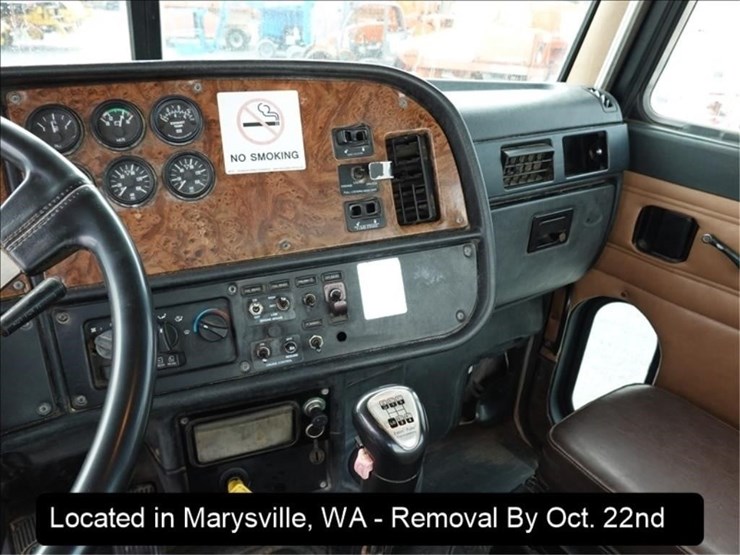 2001-peterbilt-357-image-22