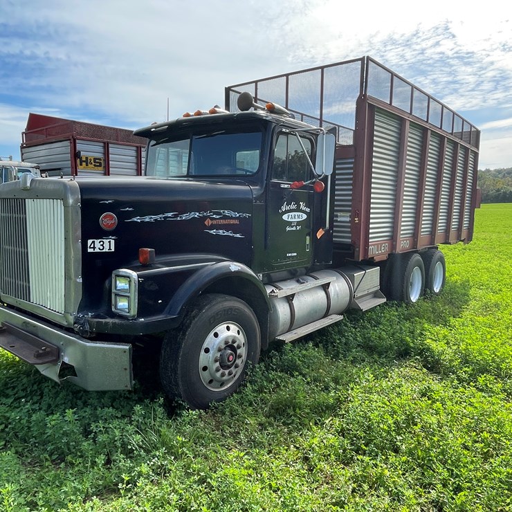 #4421 • International Eagle Grain Truck (No Title)