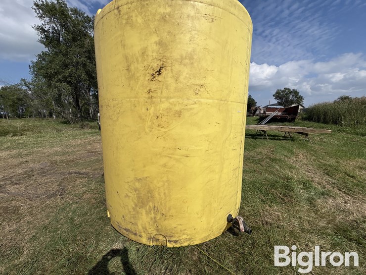 yellow-plastic-3000-gal-liquid-tank-image-12