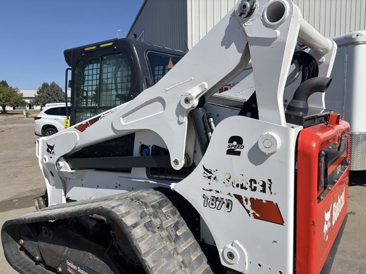 2022-bobcat-t870-image-11