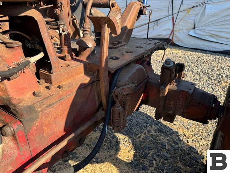 1942-farmall-model-"h"-tractor-image-23