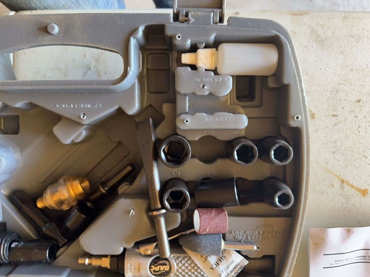 devilbiss-pneumatic-air-tool-set-image-3