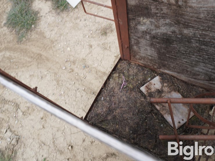 raised-calf-crates-image-13