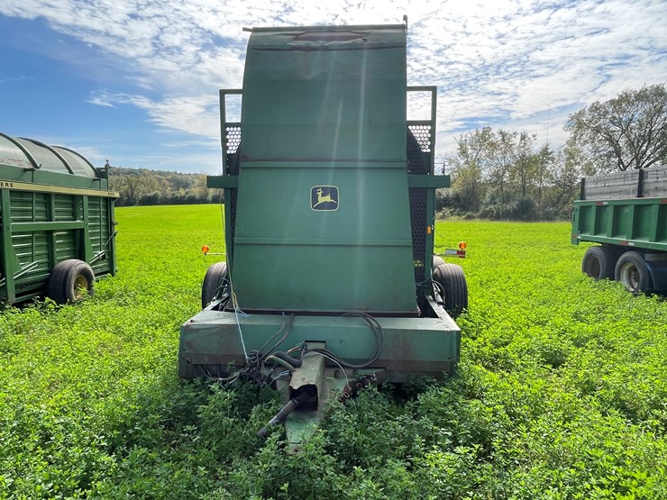 john-deere-200-image-2