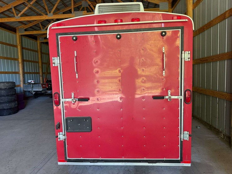 2003-red-cargo-pro-trailer,-single-axle,-side-door,-u-nose,-windows,-roof-a-image-4