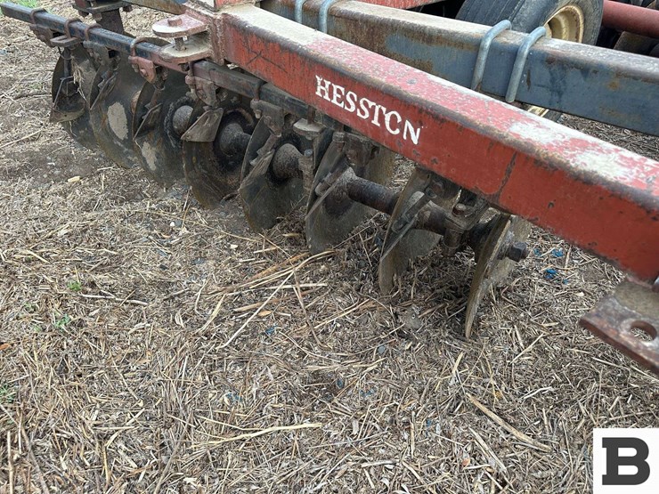 hesston-2420-image-23